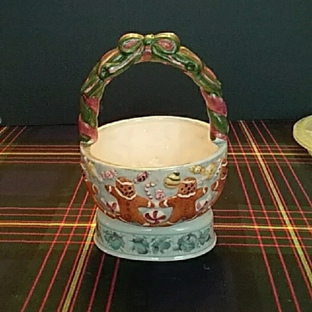 Christmas Basket with Gingerbread Design Ceramic